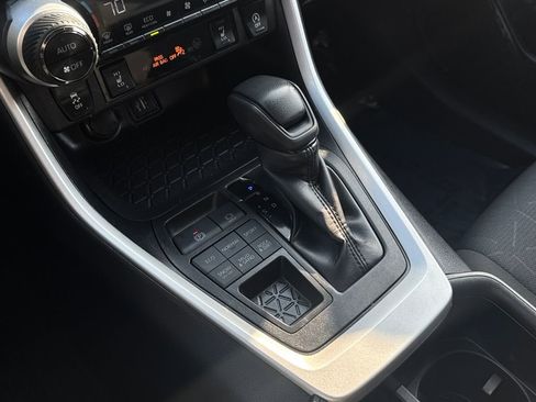 Used 2025 Toyota RAV4 XLE w/ Convenience Package image 27