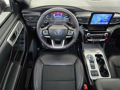 Used 2023 Ford Explorer ST-Line w/ Class IV Trailer Tow Package image 11