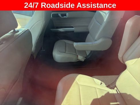 Used 2023 Ford Explorer XLT w/ Equipment Group 202A image 5