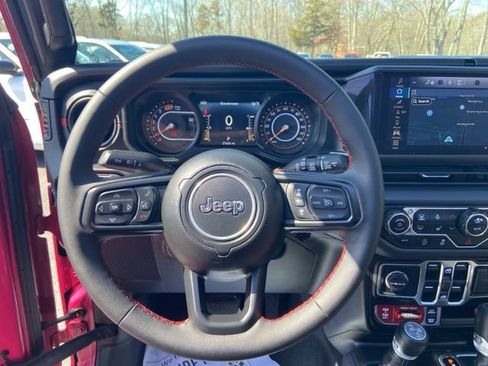 Used 2024 Jeep Wrangler Unlimited Rubicon image 18