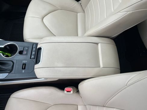 Used 2022 Toyota Highlander XLE image 30