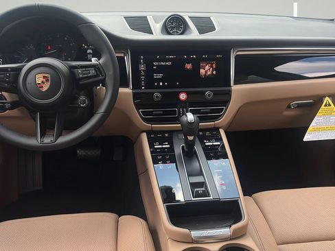 New 2026 Porsche Macan AWD/4WD image 17