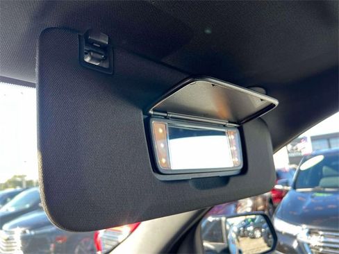 Certified 2023 Chevrolet Traverse LT image 32