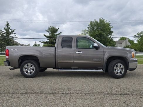 Used 2013 GMC Sierra 1500 SLT w/ Chrome Essentials Package AWD/4WD image 17