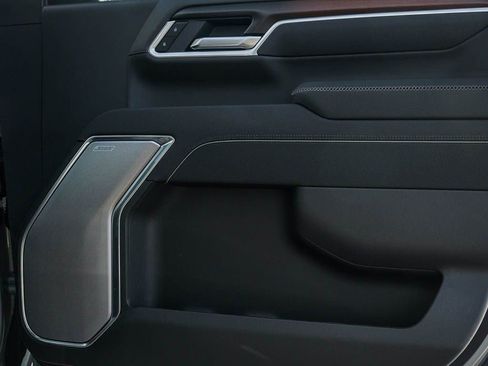 New 2026 GMC Sierra 2500 Denali w/ Denali Reserve Package image 8