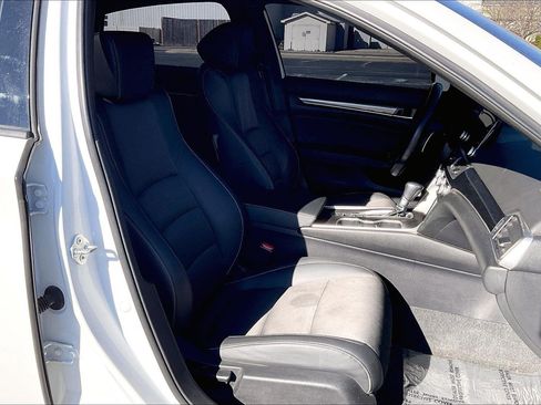 Used 2022 Honda Accord Sport image 8