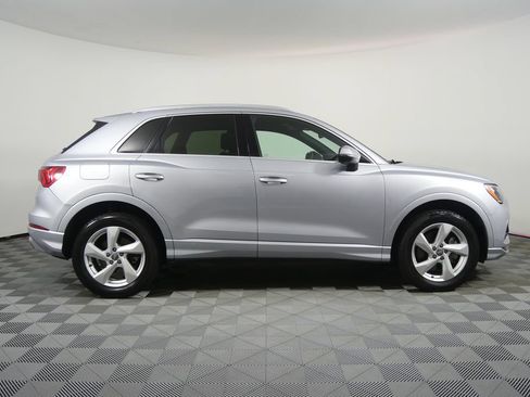 Used 2020 Audi Q3 2.0T Premium AWD/4WD image 2