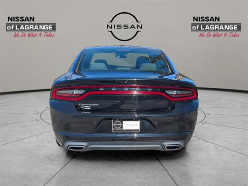 Used 2019 Dodge Charger SXT image 6
