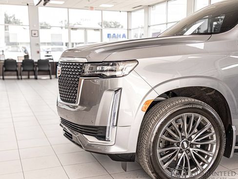 Used 2022 Cadillac Escalade ESV Luxury AWD/4WD image 5