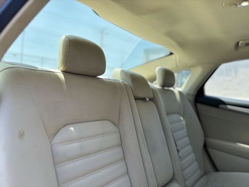 Used 2015 Ford Fusion SE FWD image 9
