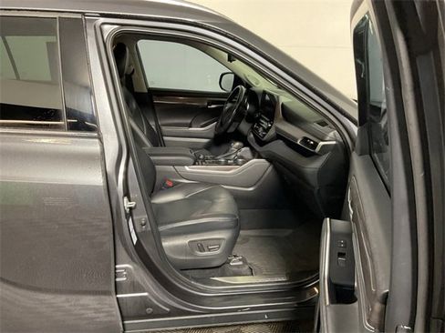 Used 2020 Toyota Highlander Platinum image 35