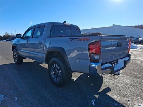 Certified 2019 Toyota Tacoma TRD Off-Road image 4