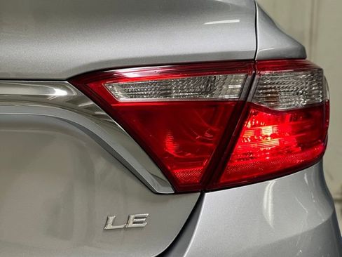 Certified 2016 Toyota Camry LE image 10