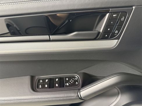 New 2026 Porsche Cayenne S image 33