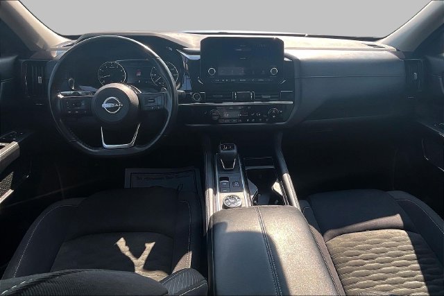 Used 2023 Nissan Pathfinder SV AWD/4WD image 18