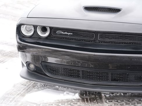 Used 2018 Dodge Challenger T/A image 9