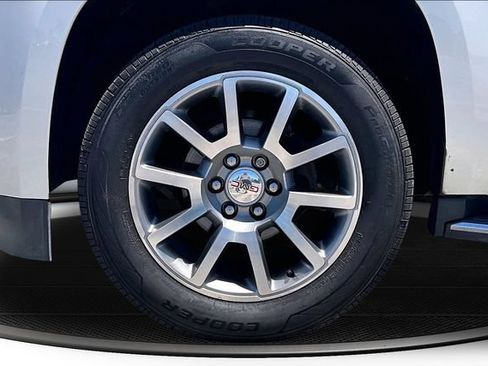 Used 2015 GMC Yukon Denali w/ Open Road Package AWD/4WD image 34