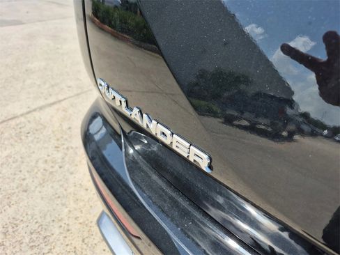 New 2025 Mitsubishi Outlander SEL image 32