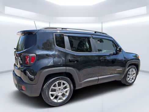 Used 2020 Jeep Renegade Latitude FWD image 3