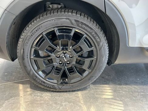 Used 2022 Kia Telluride SX w/ Nightfall Edition Package AWD/4WD image 22