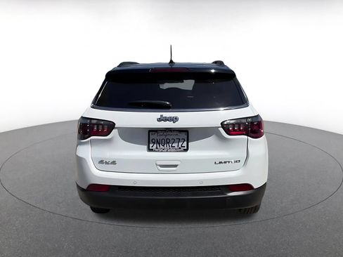 Used 2025 Jeep Compass Limited AWD/4WD image 12