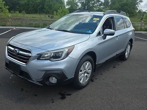 Used 2018 Subaru Outback 2.5i Premium AWD/4WD image 1