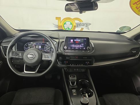 Used 2024 Nissan Rogue SV image 13