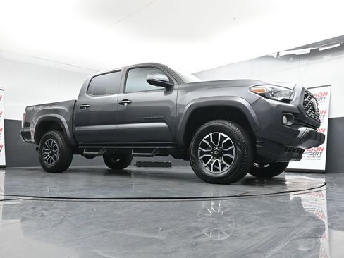 Used 2022 Toyota Tacoma TRD Sport image 32