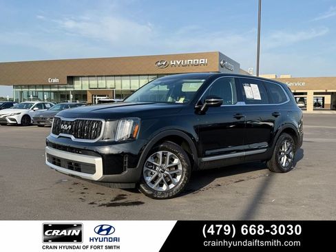 Used 2025 Kia Telluride LX FWD image 1