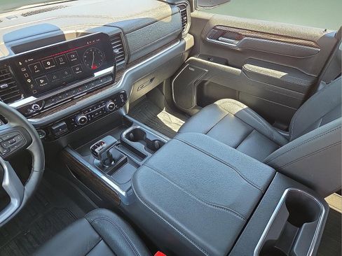 Used 2025 GMC Sierra 1500 Elevation w/ Elevation Premium Package AWD/4WD image 12