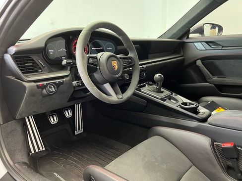 Certified 2023 Porsche 911 Carrera GTS RWD image 9
