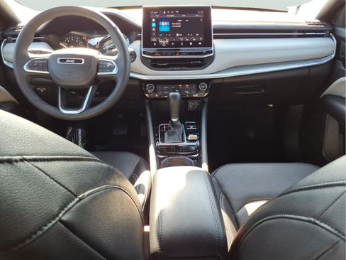 Used 2025 Jeep Compass Limited AWD/4WD image 12