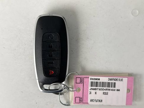 Used 2024 Nissan Rogue Platinum w/ Platinum Premium Package AWD/4WD image 9