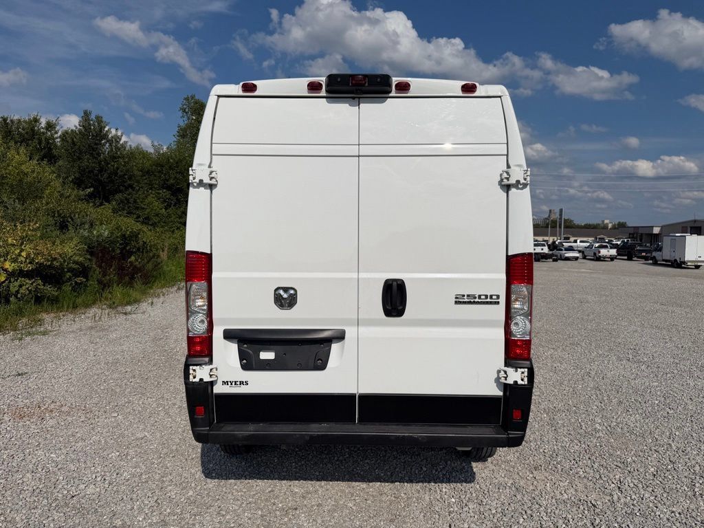 Used 2023 RAM ProMaster 2500 FWD image 5