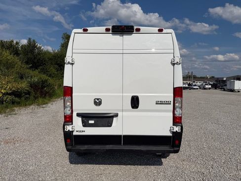Used 2023 RAM ProMaster 2500 FWD image 5