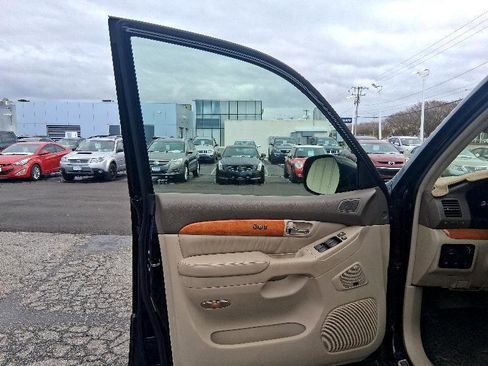 Used 2004 Lexus GX 470 image 11