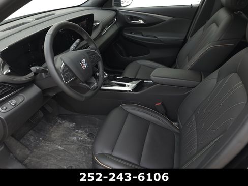 Used 2025 Buick Envista Avenir image 9