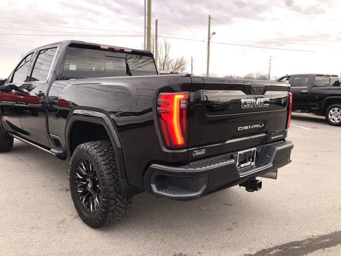Used 2024 GMC Sierra 2500 Denali Ultimate image 4