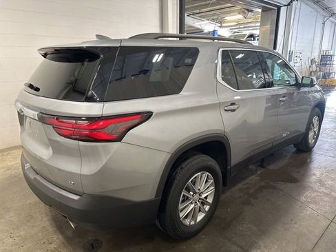 Used 2023 Chevrolet Traverse LT FWD image 4