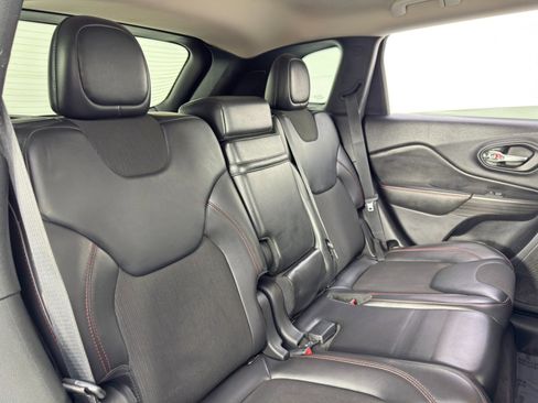 Used 2017 Jeep Cherokee Trailhawk w/ Cold Weather Group image 35