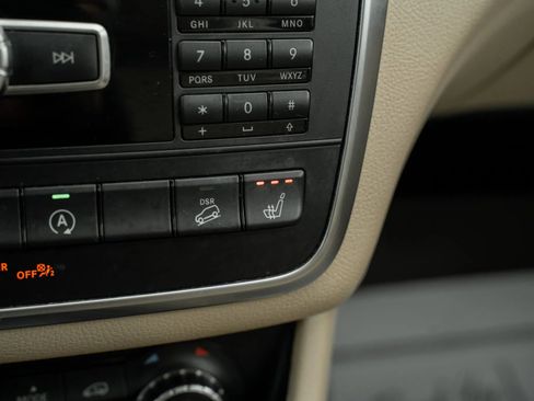 Used 2015 Mercedes-Benz GLA 250 4MATIC image 25