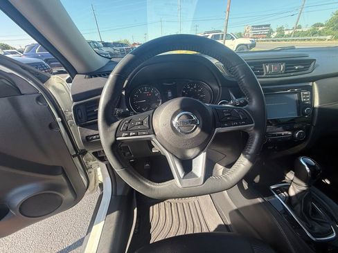 Used 2017 Nissan Rogue SL w/ SL Premium Package AWD/4WD image 16
