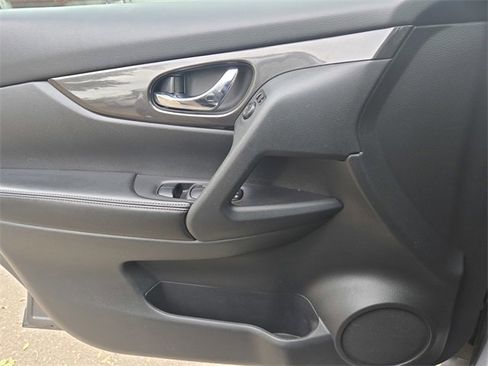 Used 2019 Nissan Rogue S w/ Special Edition Package image 14