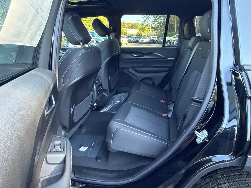 New 2027 Jeep Grand Cherokee Laredo X AWD/4WD image 21