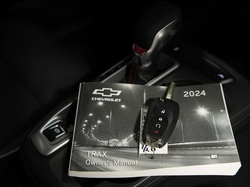 Used 2024 Chevrolet Trax RS w/ Driver Confidence Package image 18