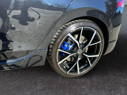 Used 2022 Volkswagen Golf R AWD/4WD image 9