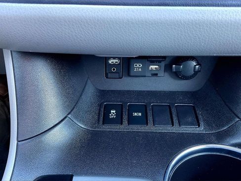 Used 2019 Toyota Highlander XLE image 33