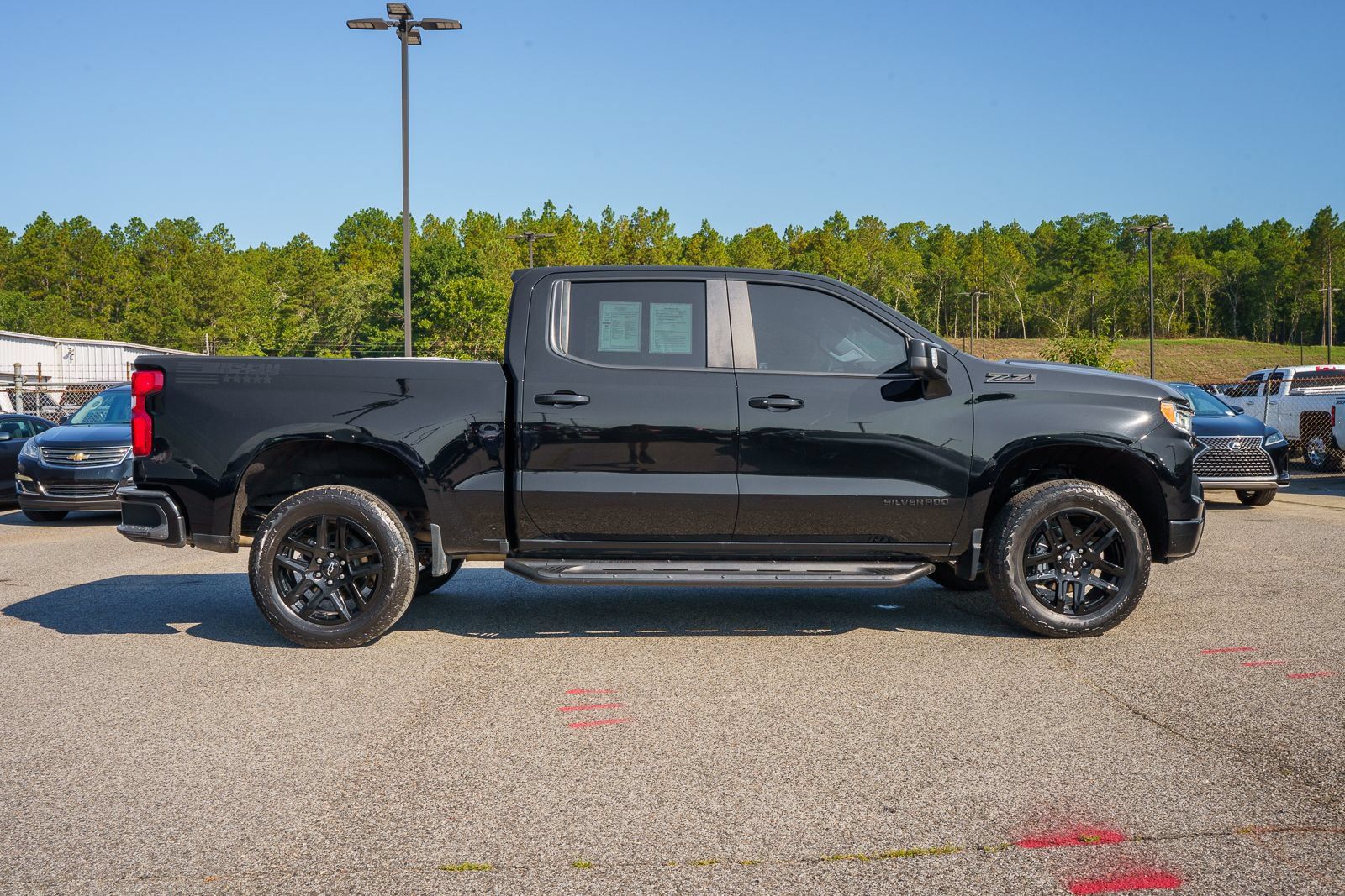 Used 2022 Chevrolet Silverado 1500 LT Trail Boss w/ LT Trail Boss Premium Package AWD/4WD image 9