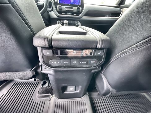 Used 2024 Toyota Grand Highlander FWD image 21