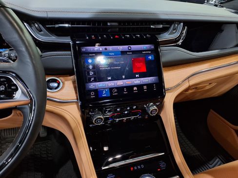 Used 2024 Jeep Grand Cherokee L Summit image 10